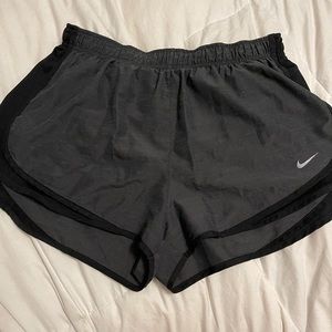 Women’s XL Nike shorts